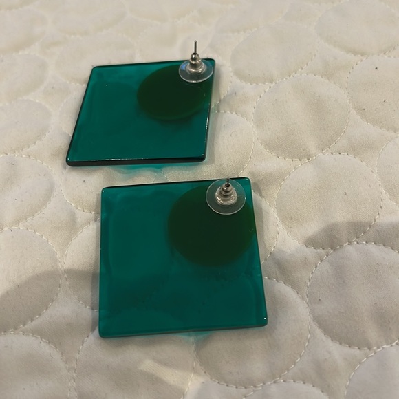 Women square shape Green and yellow earrings - Picture 2 of 2